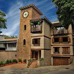 Casa Del Reloj Apartahotel Medellín